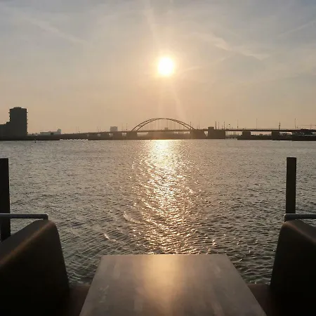 Houseboat Lägenhet