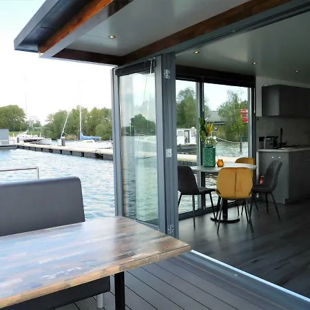 Apartment Houseboat